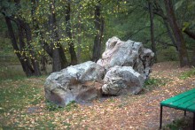 В лесах и степях между Вёшенской и Казанской, на берегу Песковатки и на Солонцовском роднике