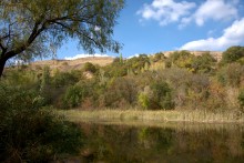 Песчаные горы и скалы на берегу Сухого Донца