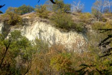 Песчаные горы и скалы на берегу Сухого Донца