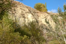 Песчаные горы и скалы на берегу Сухого Донца