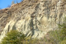 Песчаные горы и скалы на берегу Сухого Донца