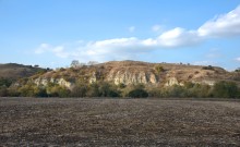 Песчаные горы и скалы на берегу Сухого Донца