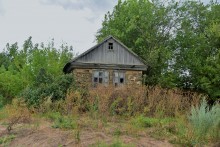 Лесная долина в окружении холмов на реке Быстрой