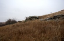 Скалистый гребень в долине реки Лихой