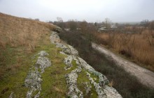 Скалистый гребень в долине реки Лихой