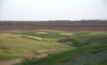 Апрельская степь и цветущий тёрен