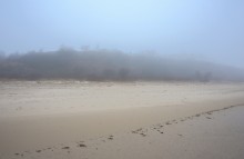 Следы былого рыбного промысла у Павло-Очаковской косы под глиняными обрывами