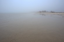 Следы былого рыбного промысла у Павло-Очаковской косы под глиняными обрывами