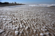 Убежала вода от Чумбур-косы, Павло-Очаковской косы и Займо-Обрыва. Ветровой сгон воды в Азовском море зимой