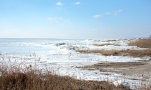 Нагон льда на берег в Таганрогском заливе