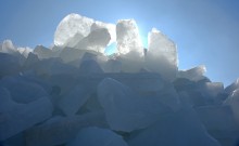 Нагон льда на берег в Таганрогском заливе