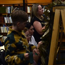 Мастер-класс по плетению маскировочной сети в Библионочь 2025 в ДГП