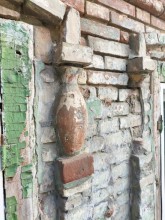 Гвозди в фасаде