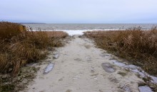 Декабрьский ветреный и морозный день на берегу Азовского моря в селе Займо-Обрыв