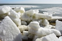 Конец февраля и освобождение Меотиды ото льда на берегу у хутора Рожо