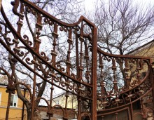 Старая решетка ворот