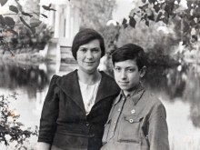 Наталья Михайловна с сыном (Свердловск, 28.07.1945г)