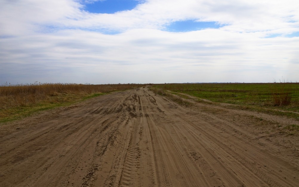 Редут у хутора Полушкин на берегу ерика Лагутник построенный во времена Крымской войны для защиты Ростова. Редут у хутора Полушкин на берегу ерика Лагутник построенный во времена Крымской войны для защиты Ростова.